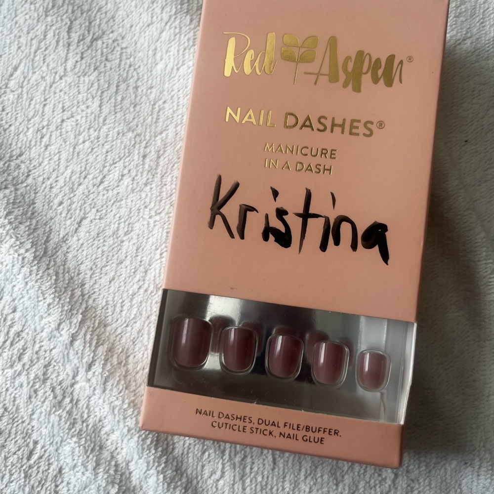 Red aspen nails Petite size
